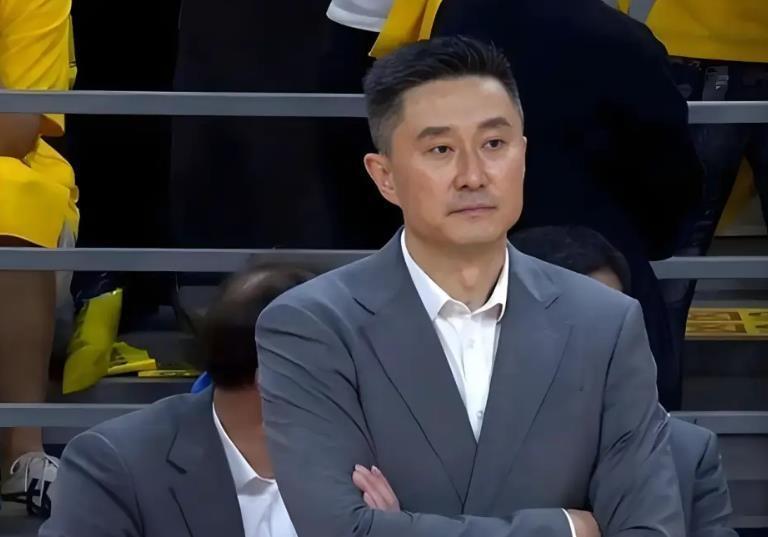 乐鱼体育下载-广东队赛季总结：国内球员引援失败，球队无缘前四杜锋责任重大